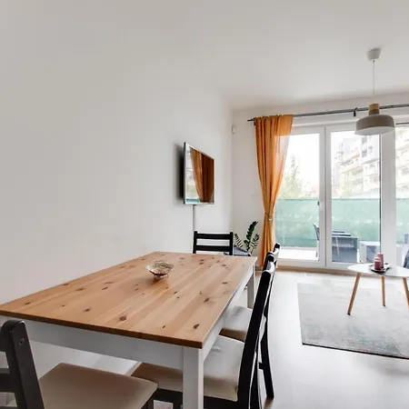 Brand-new, Equipped Near The Metro * Praga