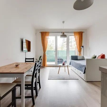 Brand New With Patio - Near Metro & Shopping Mall * Prag