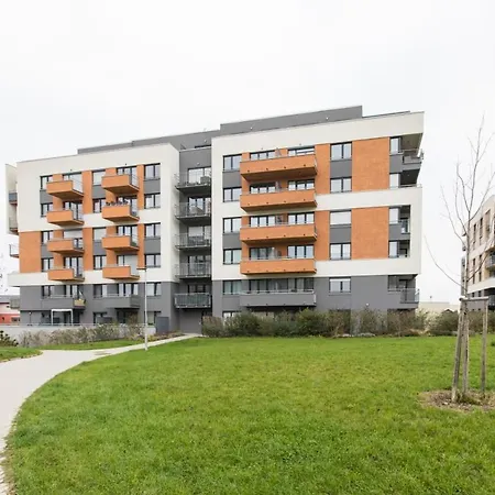 Brand-new, Equipped Near The Metro Praga