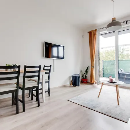 Brand New With Patio - Near Metro & Shopping Mall Daire Prag