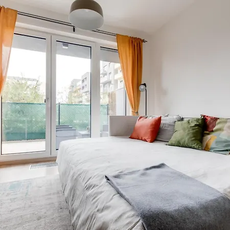 Brand New With Patio - Near Metro & Shopping Mall Appartement Prague