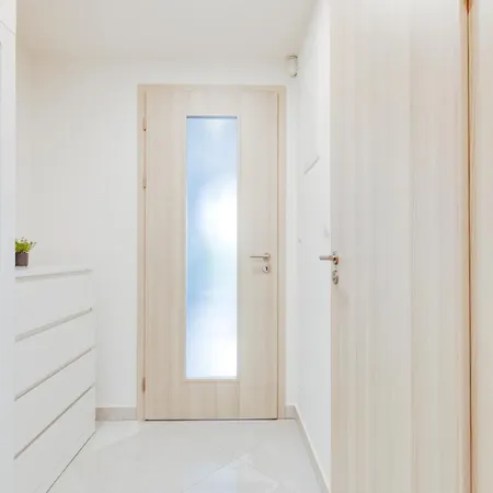 Brand New With Patio - Near Metro & Shopping Mall * Praga