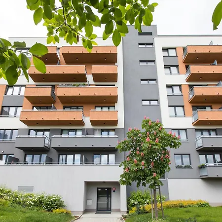 Brand New With Patio - Near Metro & Shopping Mall Appartamento Praga