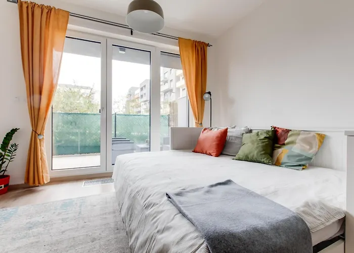 Brand New With Patio - Near Metro & Shopping Mall Apartment Prag