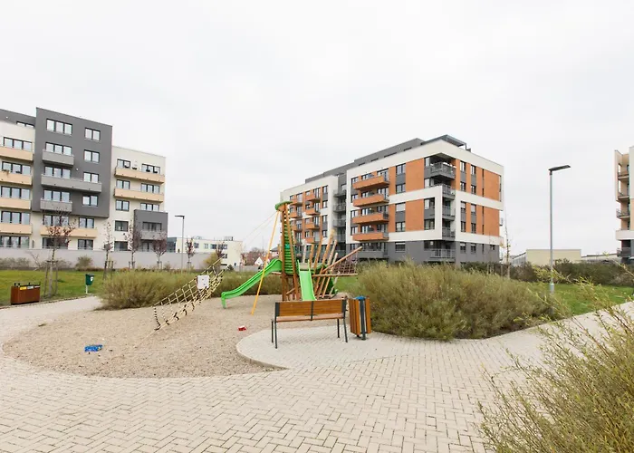 Brand New With Patio - Near Metro & Shopping Mall Apartment