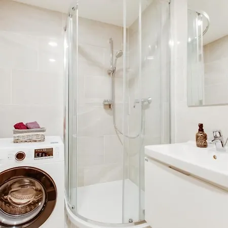 Daire Brand-new, Equipped Near The Metro Prag