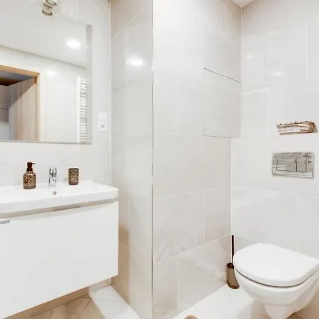 Daire Brand-new, Equipped Near The Metro Prag